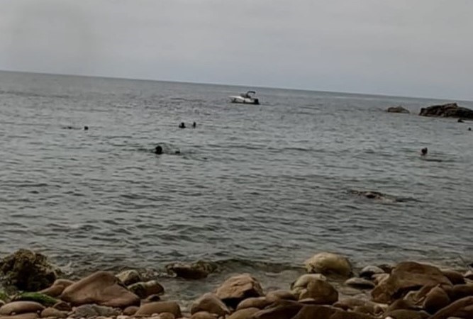 Denunciem el fondeig il·legal d’embarcacions d’esbarjo a Cala Vigatà