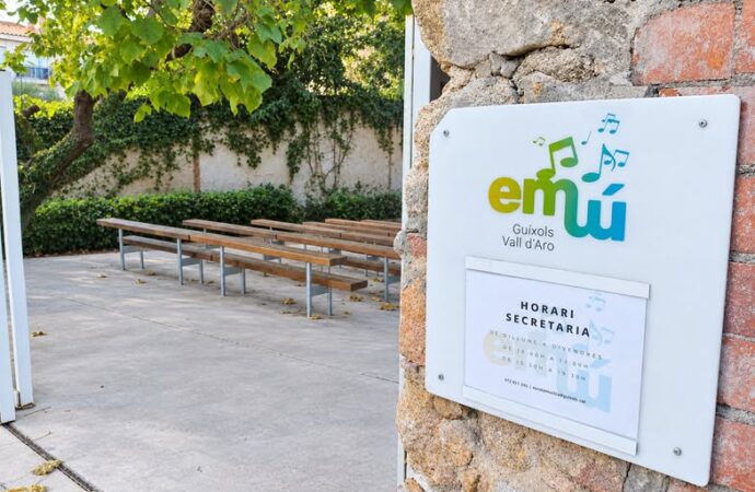 Una gerència externa per a una escola que, a tots els efectes, serà municipal?