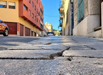Anys sense fer res i ara, casualment, tot són obres de pavimentació i voreres